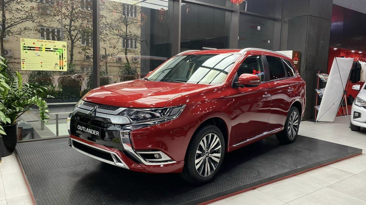 Mitsubishi Outlander Màu Đỏ