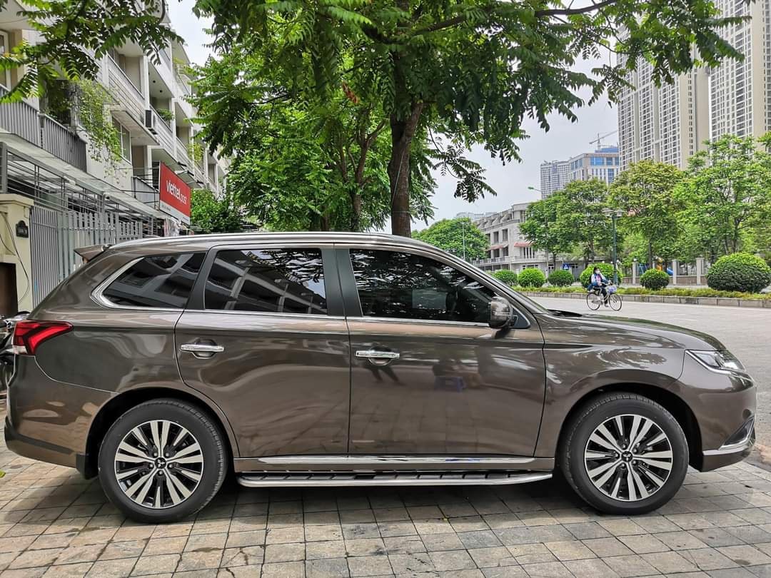 Mitsubishi Outlander Màu Nâu