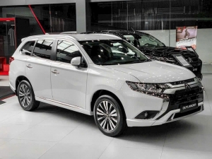 MITSUBISHI OUTLANDER 2025